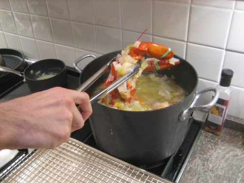 boiling lobster in court bouillon